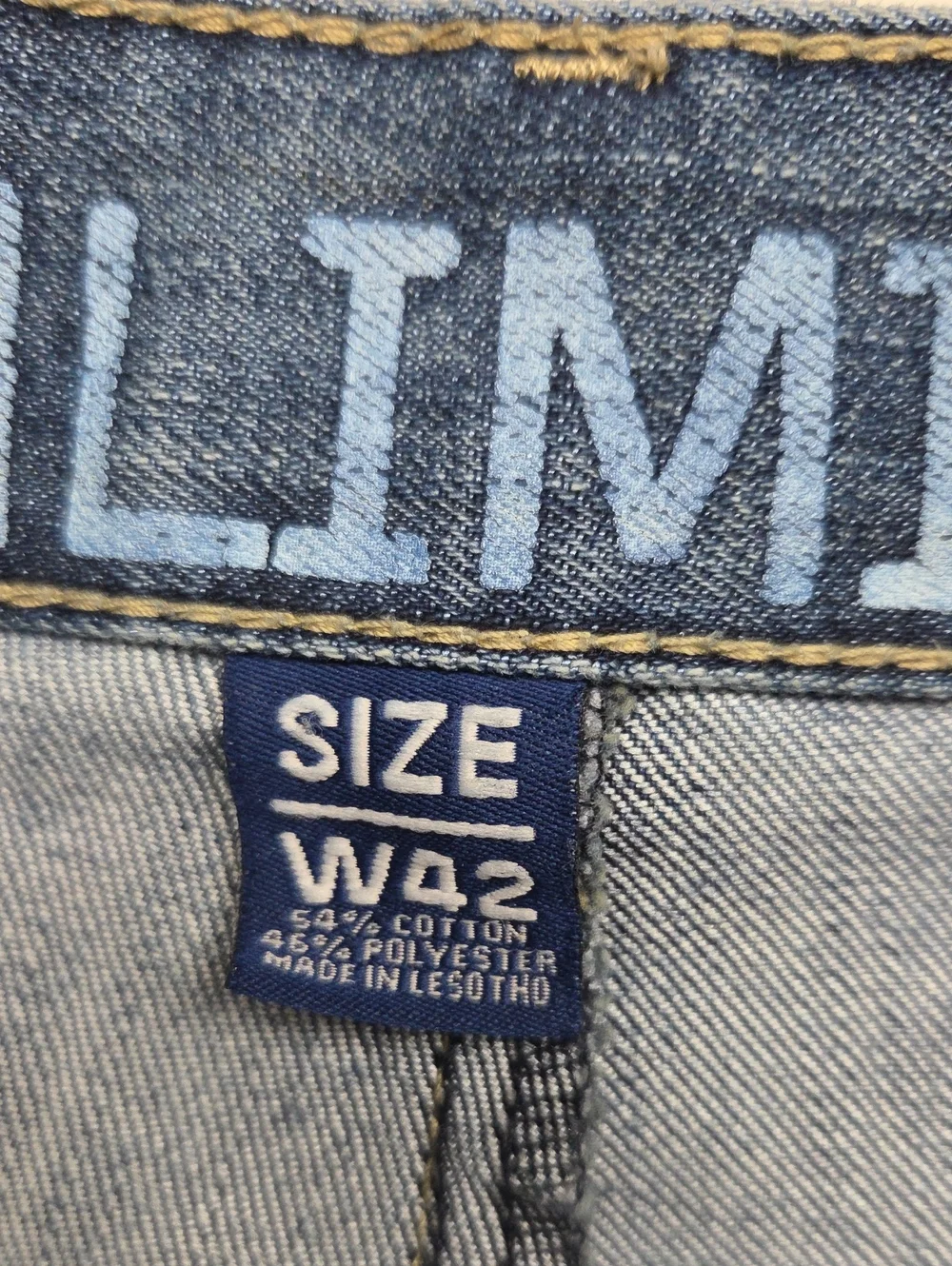 Ecko 72+ Unlimited Men's Size 42 X 15 Y2K Baggy Lightwash Denim Jean Shorts